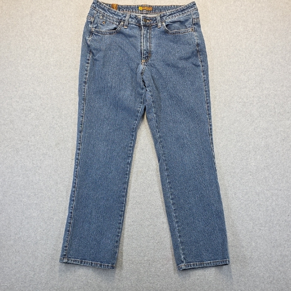 Aura by Wrangler Women’s Jeans Size 10 Short Medium Wash Straight Leg Stretch